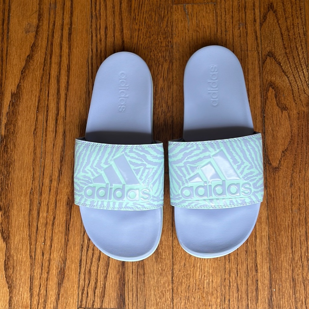 Adidas Adilette Comfort Slides - Men’s size 7 but fits women’s 8/8.5